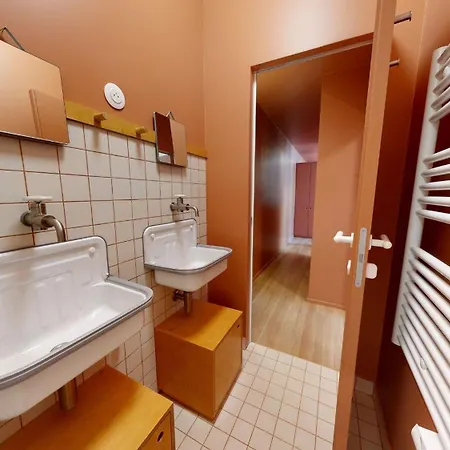 Cosy 2-bed Flat Near Moulin Rouge *
